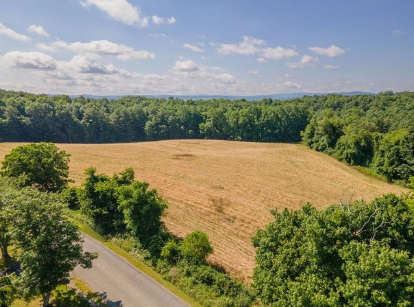 Tbd Hanging Tree, Hillsville, VA 24343