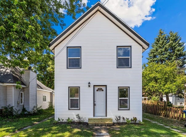 1213 W Fourth, DIXON, IL 61021