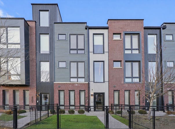 Chicago, IL 60641, Address available on request