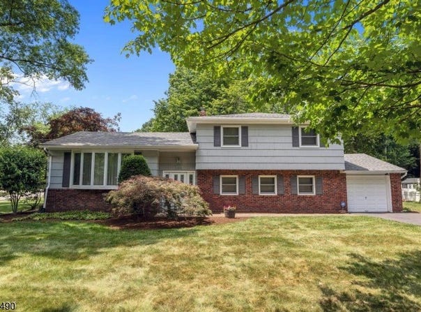 384 Van Emburgh Ave, Ridgewood Village, NJ 07450-2228