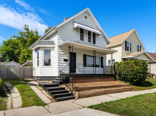 1114 Broadway Ave, Sheboygan, WI 53081