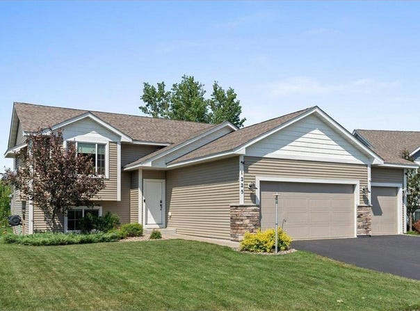 1225 Legacy Parkway, New Richmond, WI 54017