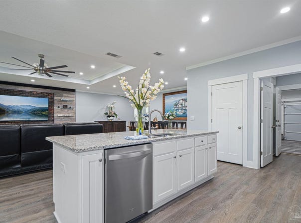 5984 Forest Bay Ave, Gulf Breeze, FL 32563