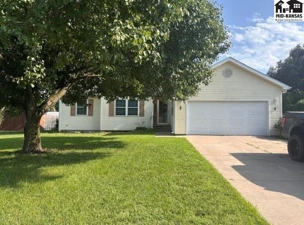 303 Wollmann St, Moundridge, KS 67107