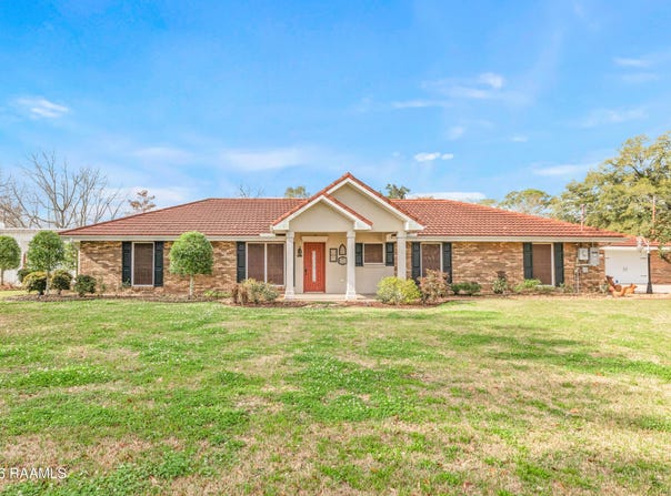 1907 Teche Drive, Breaux Bridge, LA 70517