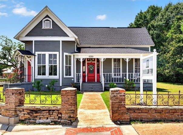 710 S Main St, Poplarville, MS 39470