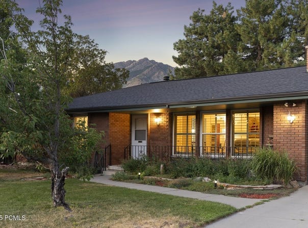 7157 S Manor Drive, Cottonwood Heights, UT 84121