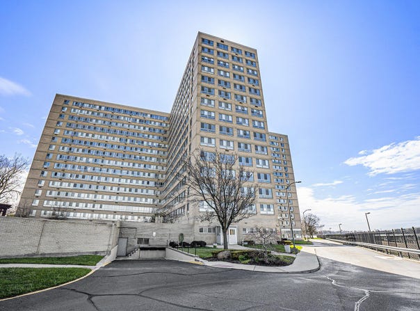 8900 E Jefferson Avenue, Detroit, MI 48214