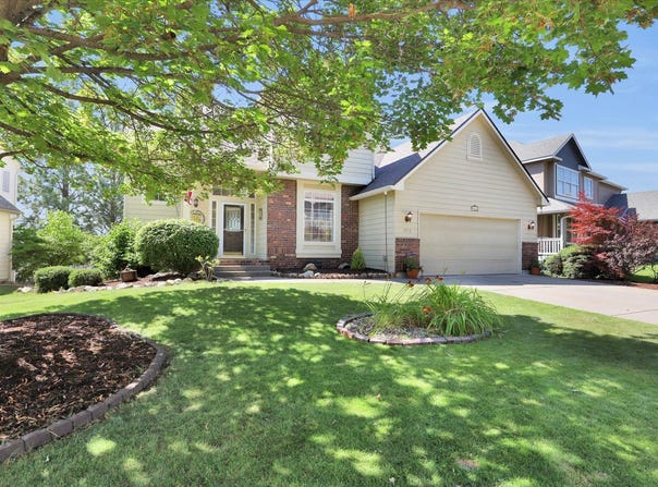 8522 E Parkside Ln, Spokane, WA 99217