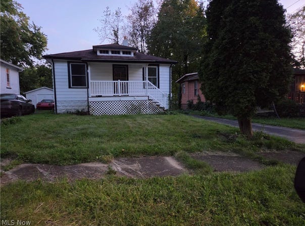 1647 Pointview Avenue, Youngstown, OH 44502