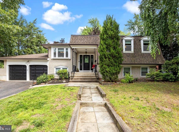 27 KAREN DRIVE, CHERRY HILL, NJ 08003