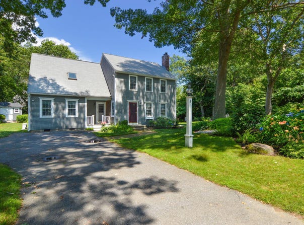 3 Old Barn Lane, Forestdale, MA 02644