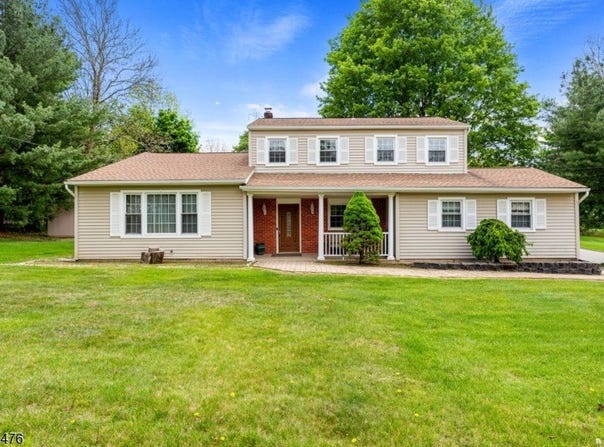 93 Randolph Ave, Randolph Twp., NJ 07869-1200
