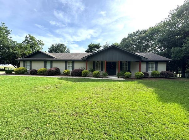 6088 County Rd 73, Midland City, AL 36350