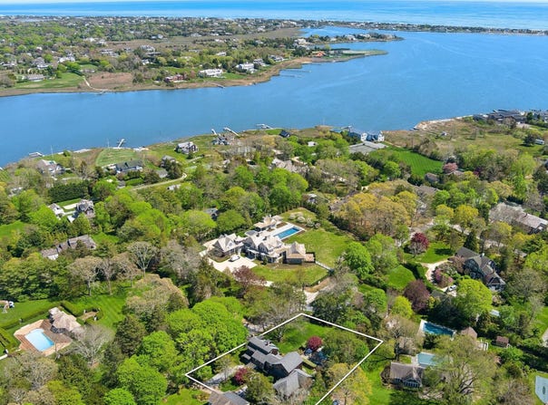 17 Woodbridge Lane, Westhampton Beach, NY 11978