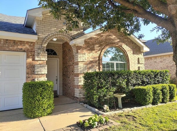 3908 Cedar Falls Drive, Fort Worth, TX 76244