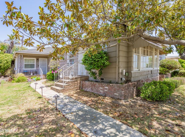 5924 S Fairfax Avenue, Los Angeles, CA 90056