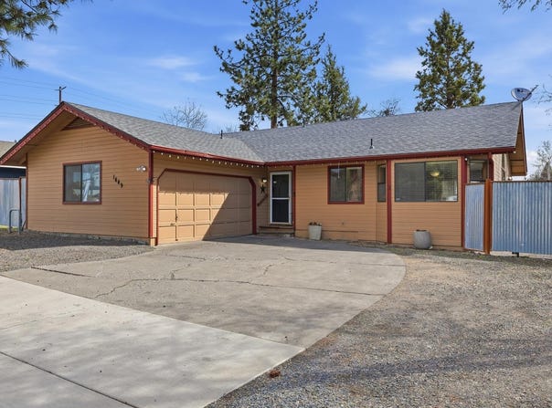 1449 SE Lostine Circle, Bend, OR 97702