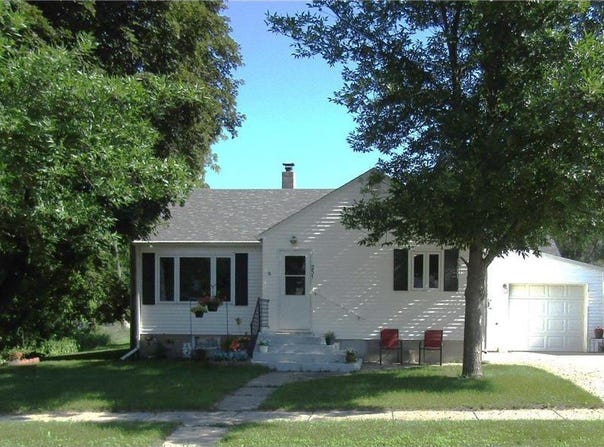 231 E Sorenson Avenue, Appleton, MN 56208