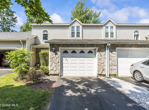 3 Woodside Drive, Albany, NY 12208