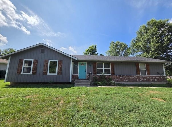 403 Ann Avenue, Harrisonville, MO 64701