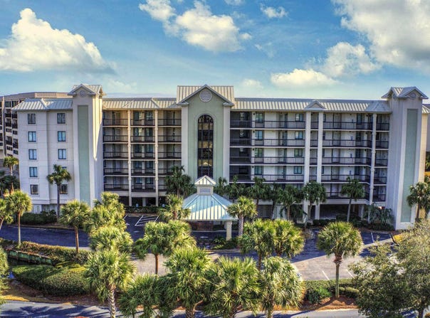 669 Retreat Beach Circle, Pawleys Island, SC 29585