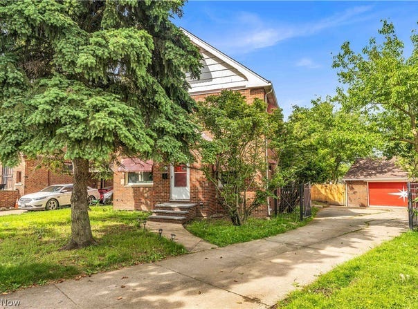 924 E 214th Street, Euclid, OH 44119