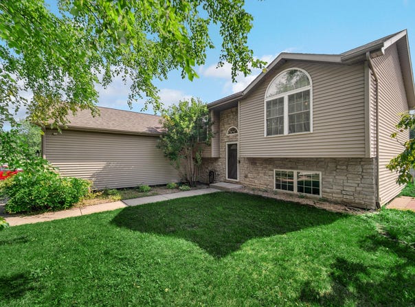 196 Spring View Drive, Chesterton, IN 46304