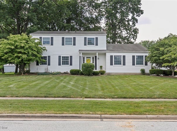 640 Stafford Drive, Tallmadge, OH 44278