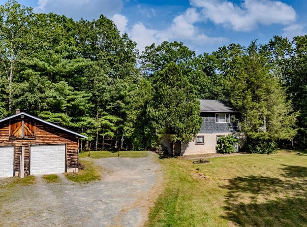 180 Urban Road, Hawley, PA 18428