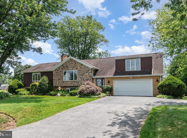 6551 LYTERS LANE, HARRISBURG, PA 17111