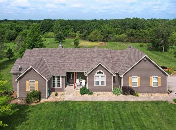 23800 Lucille Lane, Peculiar, MO 64078