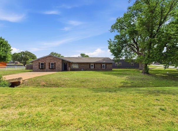 1403 Ridge Pl, Lahoma, OK 73754