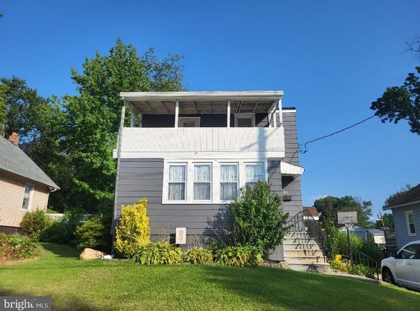 206 E CENTER AVENUE, MAPLE SHADE, NJ 08052