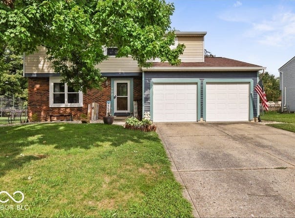 605 Brentwood Drive E, Plainfield, IN 46168