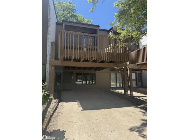 2700 N Shore Drive, Clear Lake, IA 50428