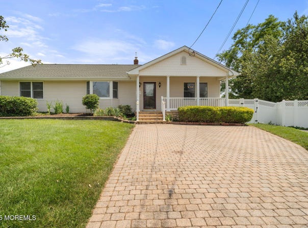 6 Frances Court, Red Bank, NJ 07701
