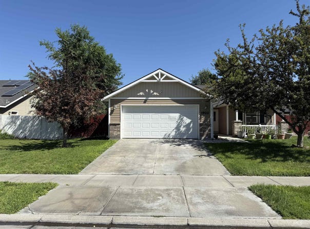 1922 W Neilscott Dr, Nampa, ID 83651
