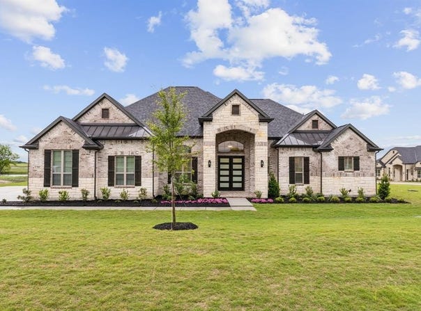 120 S Swan Lake Drive, Waxahachie, TX 75165