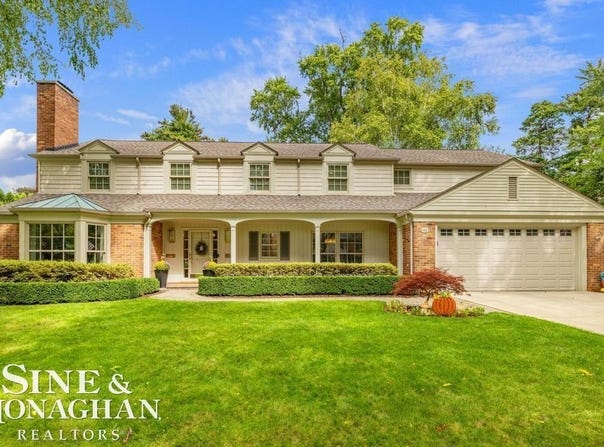 44 N Deeplands Road, Grosse Pointe Shores, MI 48236