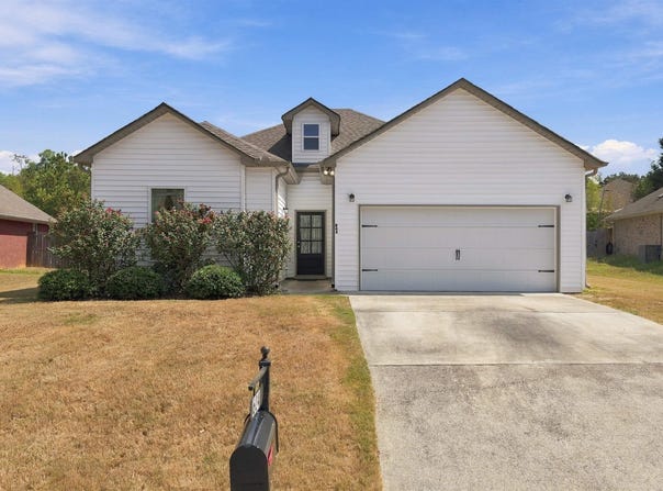 604 HIDDEN BROOK TRAIL, MAYLENE, AL 35114