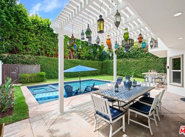 5419 Tampa Ave, Tarzana, CA 91356
