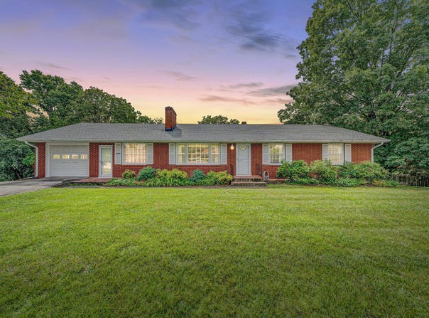 4362 FONTAINE CIR, Roanoke, VA 24018