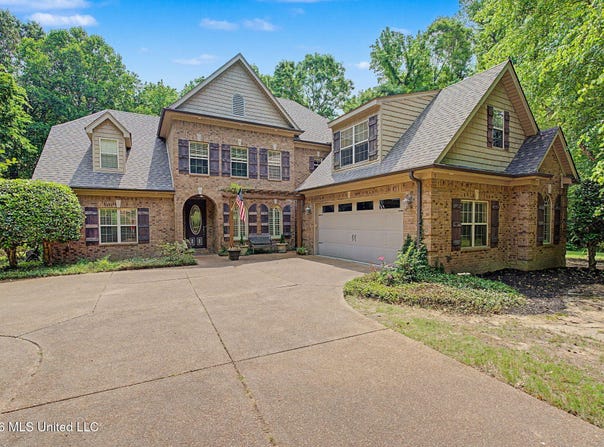 8 E Crockett Loop, Hernando, MS 38632