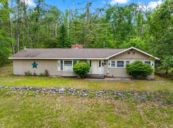 5699 N Red Oak Road, Lewiston, MI 49756