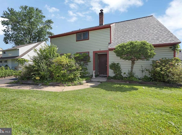 12 GERANIUM ROAD, LEVITTOWN, PA 19057