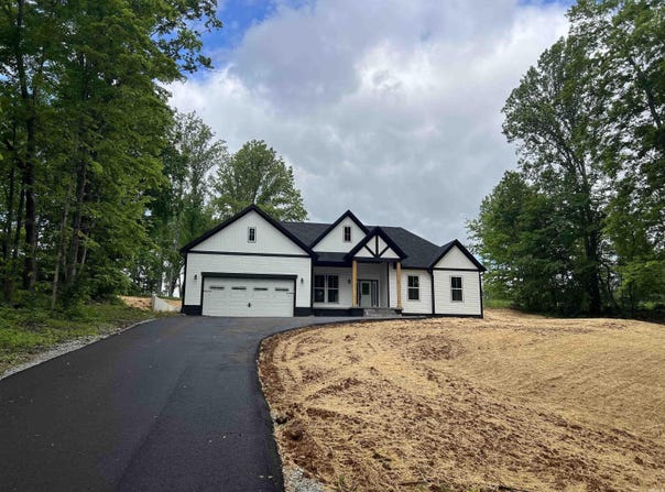 117 Foxridge Drive, Bedford, IN 47421
