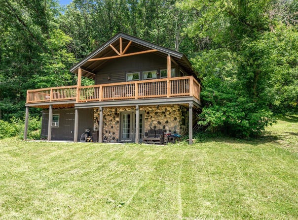 W10448 Whippoorwill Lane, Elroy, WI 53929