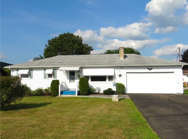 18 Crestview Drive W, Southport, NY 14871