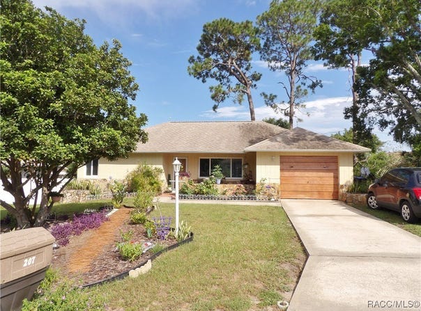 207 S Desoto Street, Beverly Hills, FL 34465